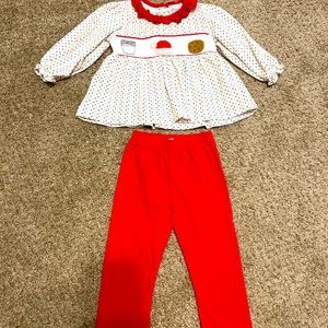 🥂SOLD🥂EUC The Smocking Place cookies and milk set.